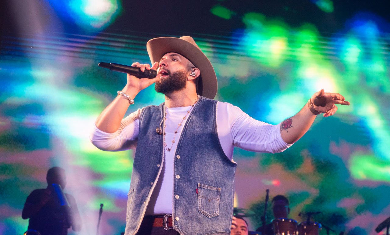 Carín León conquista escenarios internacionales